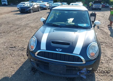 2010 Mini Cooper S z USA, uszkodzony, nr VIN WMWMF7C59ATX43415